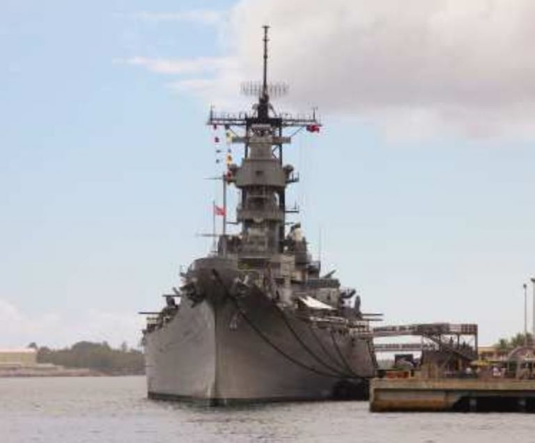 USO helps sailors affected by fire